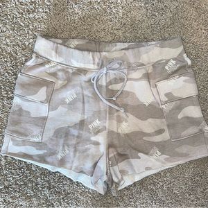 Victoria’s Secret PINK Boyfriend Lounge Shorts Tan Gray Camo Size Medium